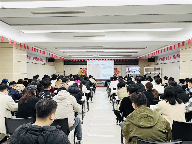 華礦集團(tuán)新一批榮獲“國(guó)家礦用產(chǎn)品安全標(biāo)志證書”產(chǎn)品舉行宣講發(fā)布會(huì)